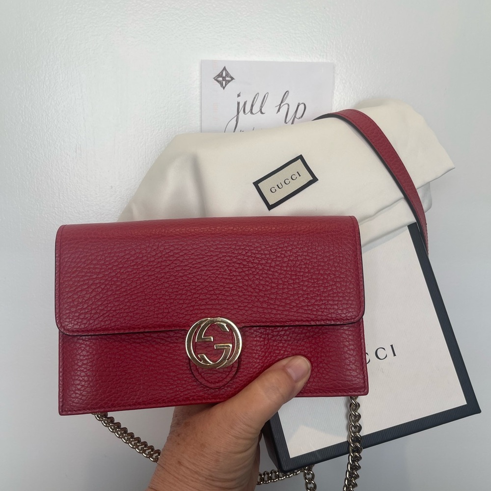 Gucci Red Interlocking G Wallet on Chain